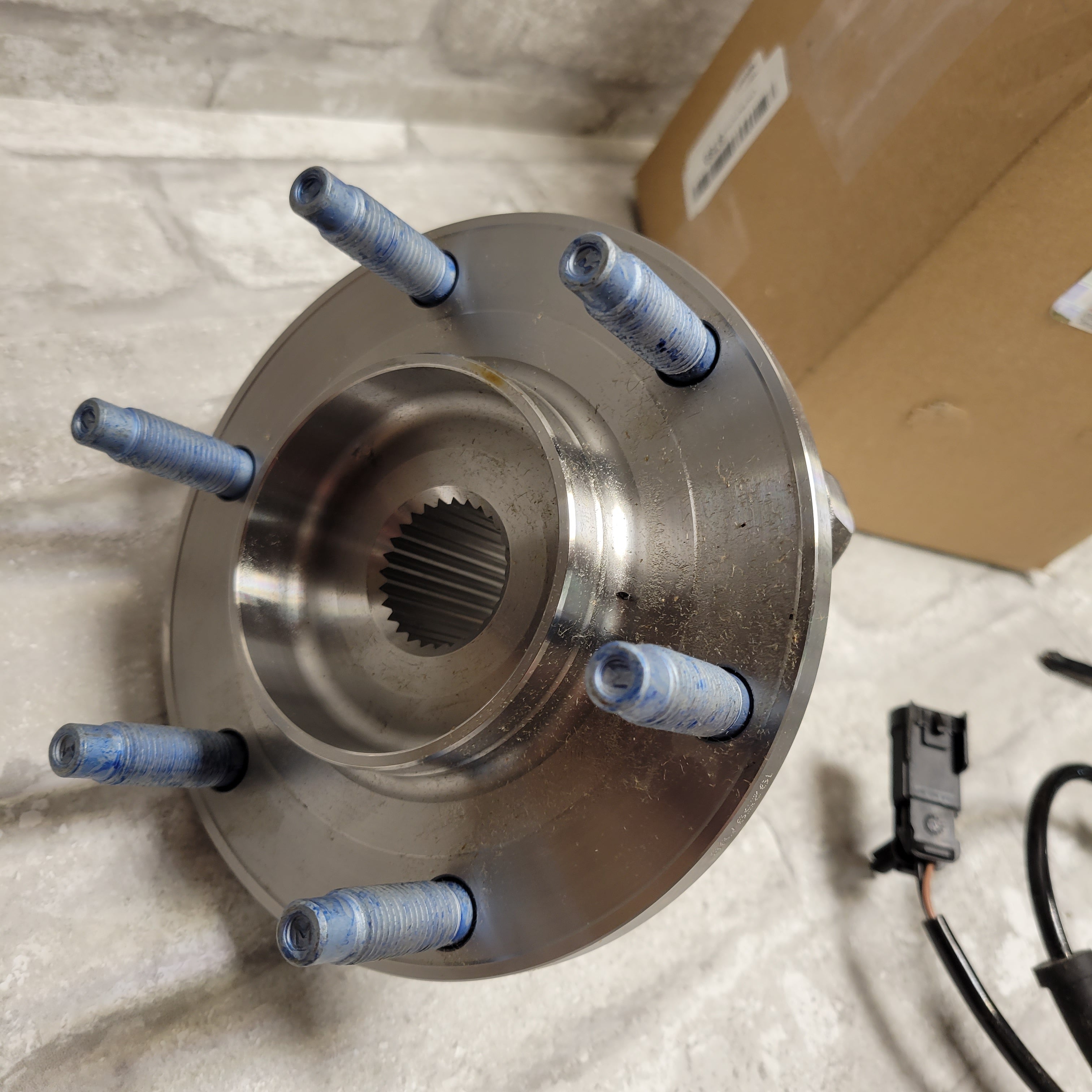 ACDelco FW121 Front Wheel Hub & Bearing Assembly w/ Wheel Speed Sensor *DAMAGED* (8026162036974)
